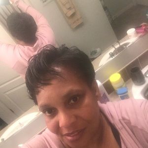 Meet your Posher, Zina